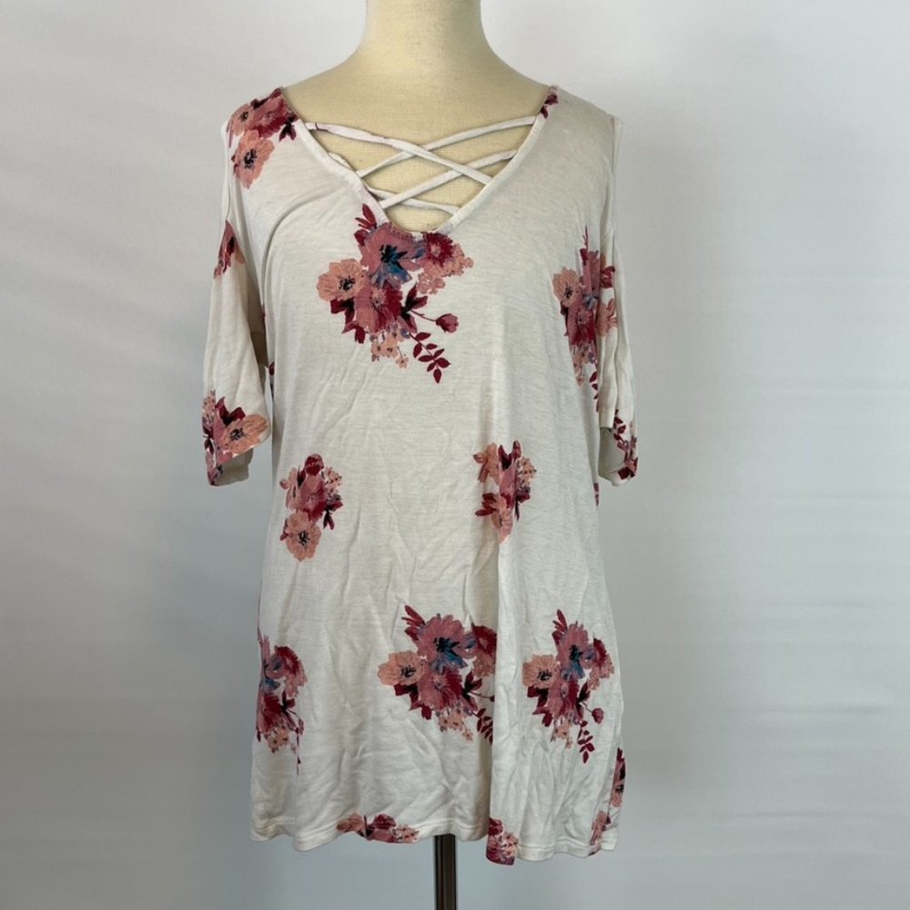 Free Kisses Pink Floral Shirt Blouse Top ((size XL))